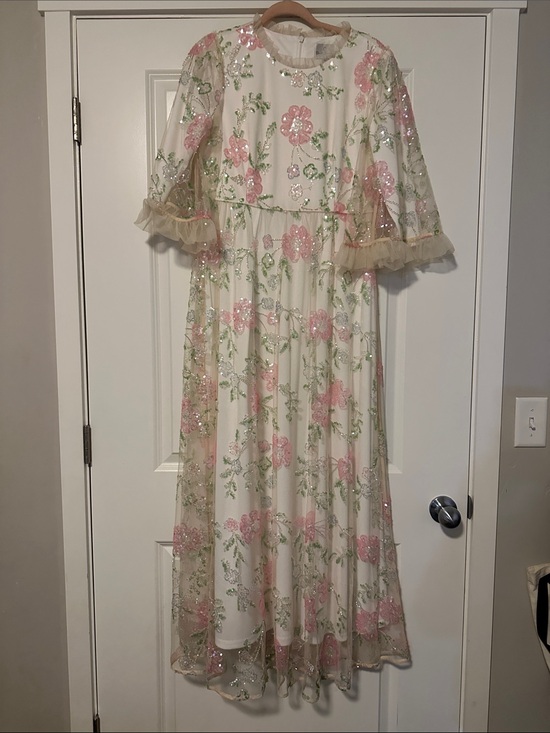 Dainty Jewells Dresses & Skirts - Dainty Jewells Floral Sequin Dress